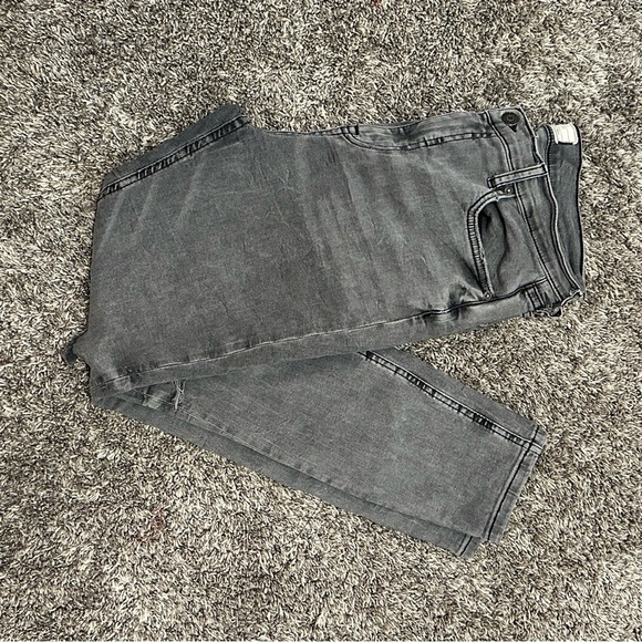 Free People black/grey wash jeans size 31 wholes in knees - Picture 3 of 9
